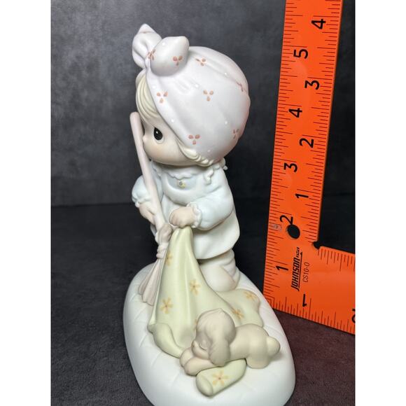 Precious Moments Figurine "Sweep All Your Worries Away" 1989 - Picture 5 of 6